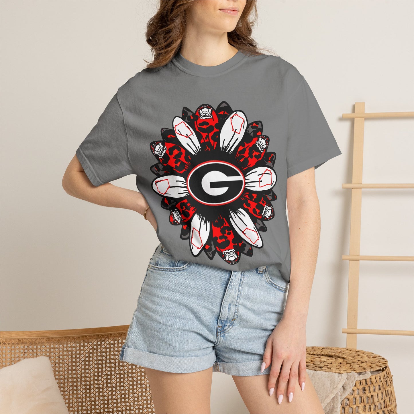 Georgia Bulldogs Mandala T-Shirt — Red & Black Fan Tee
