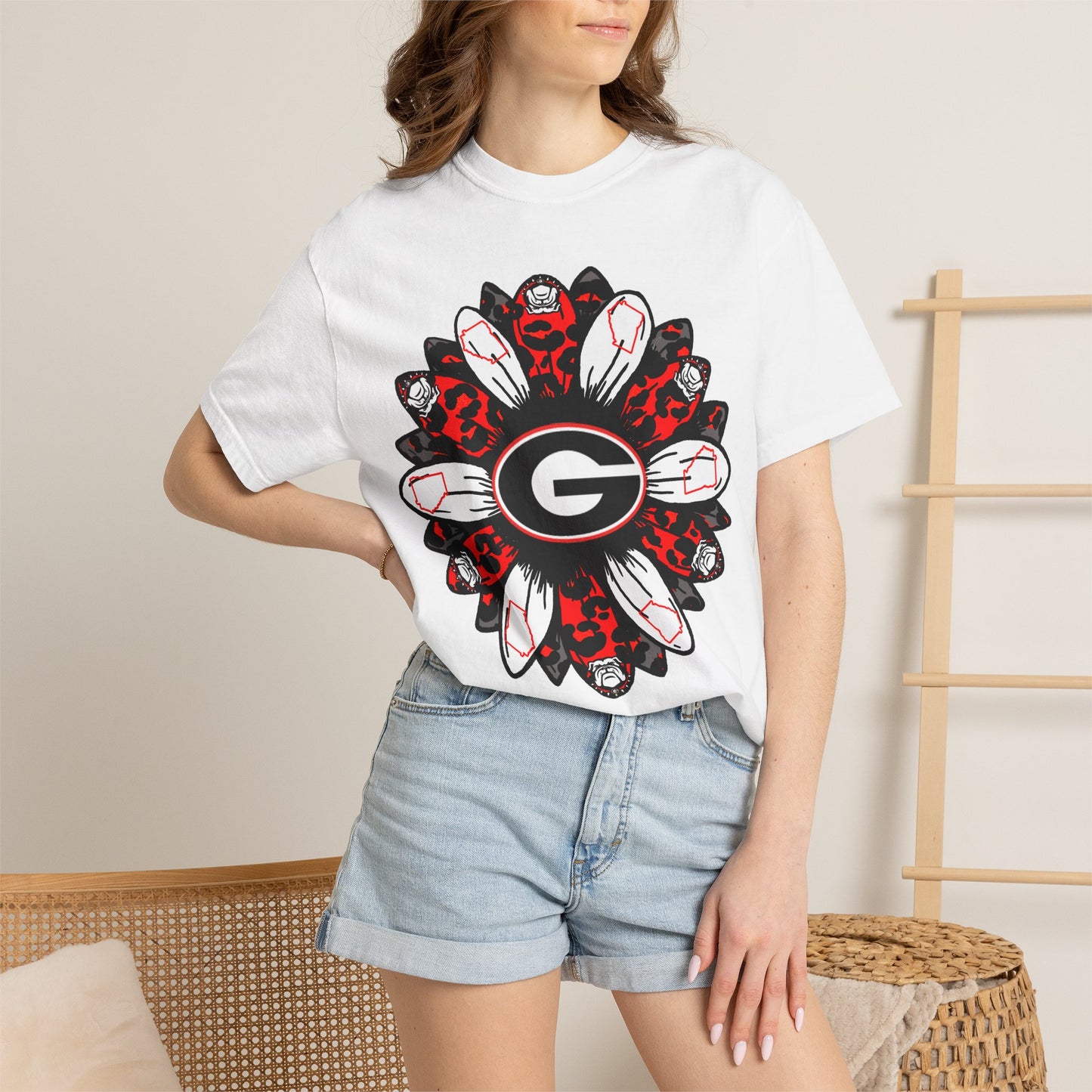 Georgia Bulldogs Mandala T-Shirt — Red & Black Fan Tee